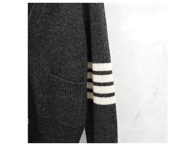 Thom Browne Cardigan aus Shetland-Wolle in Charcoal - Ansicht 4