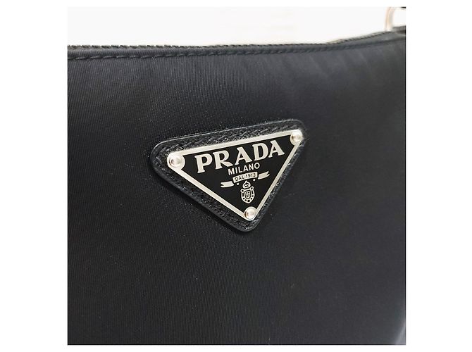 Prada Borsa a tracolla pouch in nylon con logo Triangle - vista 14