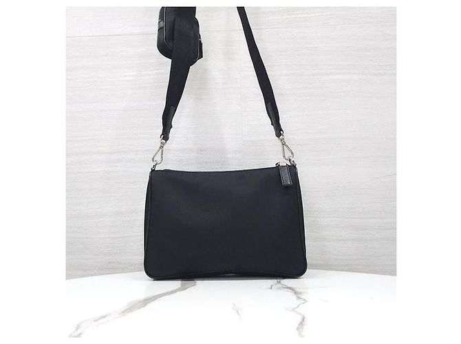 Prada Borsa a tracolla pouch in nylon con logo Triangle - vista 3