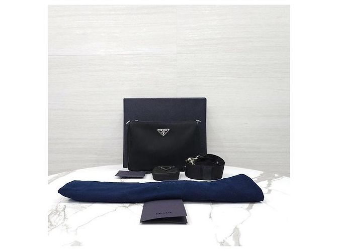 Prada Borsa a tracolla pouch in nylon con logo Triangle - vista 8