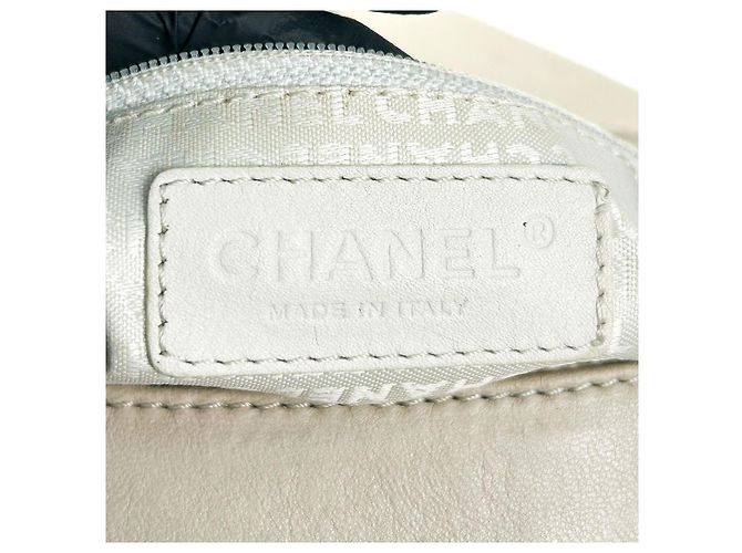 Chanel Borsa a tracolla beige con patta e cuciture - vista 13