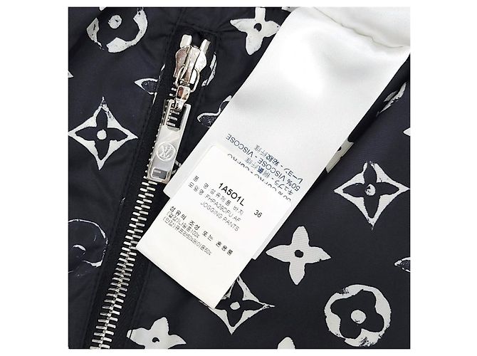Louis Vuitton Monogramm Nylon Hose - Ansicht 10