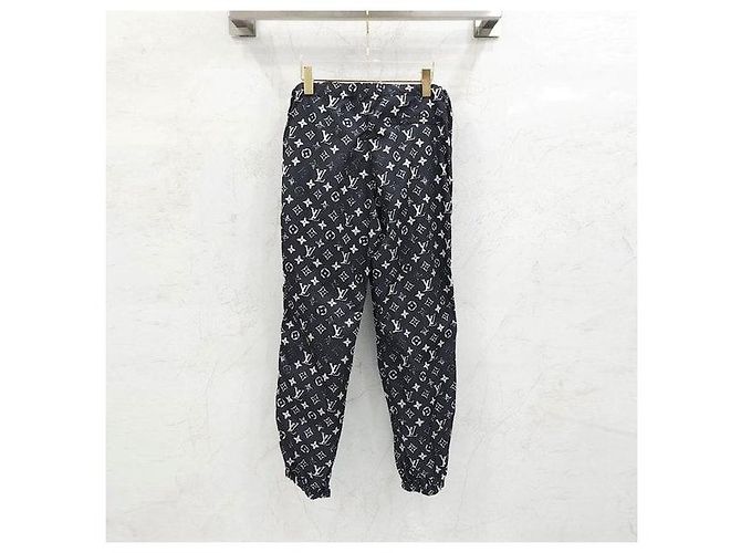 Louis Vuitton Monogramm Nylon Hose - Ansicht 2