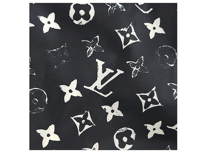 Louis Vuitton Monogramm Nylon Hose - Ansicht 3