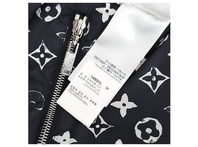 Louis Vuitton Monogramm Nylon Hose - Ansicht 5