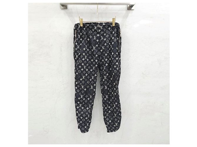 Louis Vuitton Monogramm Nylon Hose - Ansicht 6