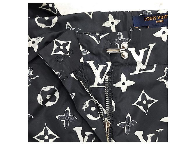 Louis Vuitton Monogramm Nylon Hose - Ansicht 9