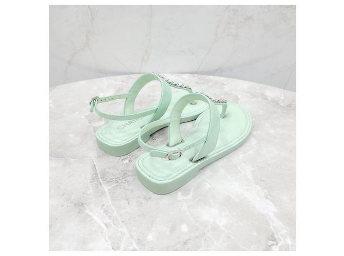 Chanel Sandali flip flop T-Strap con catena - vista 11