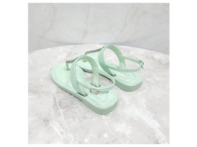 Chanel Sandali flip flop T-Strap con catena - vista 4