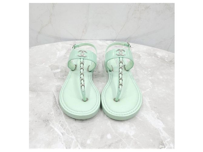 Chanel Sandali flip flop T-Strap con catena - vista 8