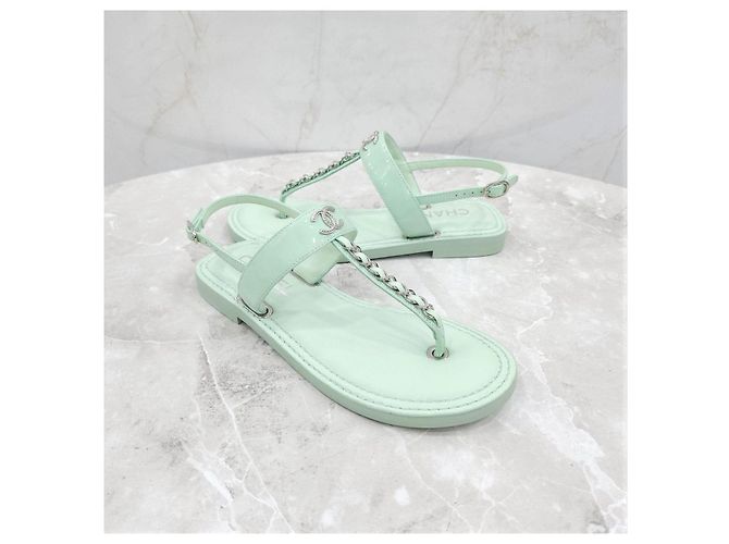 Chanel Sandali flip flop T-Strap con catena - vista 9