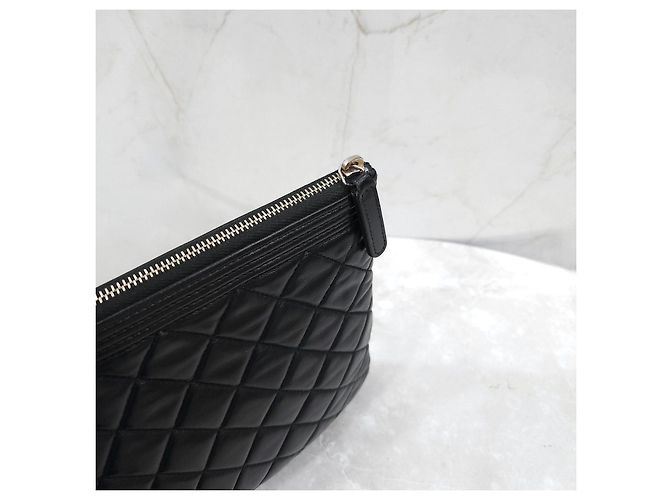 Chanel Clutch Boy in pelle di agnello Medium Nero e Oro - vista 14