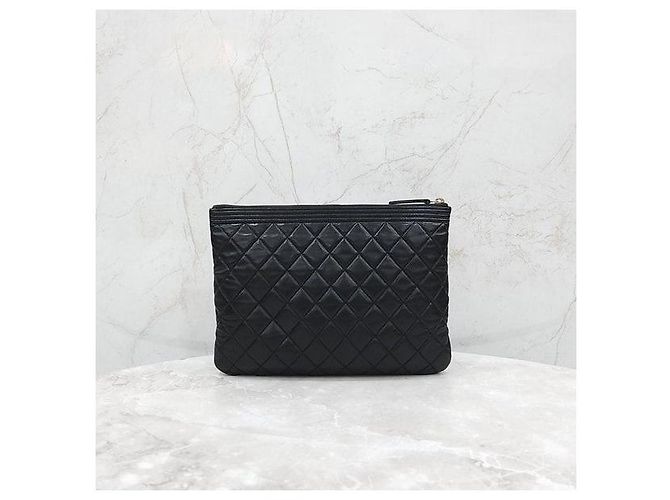 Chanel Clutch Boy in pelle di agnello Medium Nero e Oro - vista 3