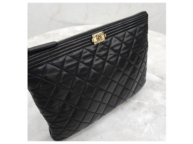 Chanel Clutch Boy in pelle di agnello Medium Nero e Oro - vista 4