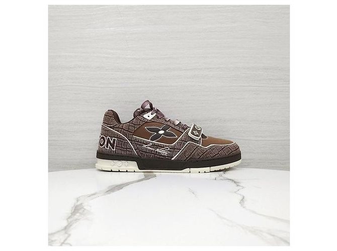 Louis Vuitton Sneakers Crocodile Trainer Mocha Brown - vista 4