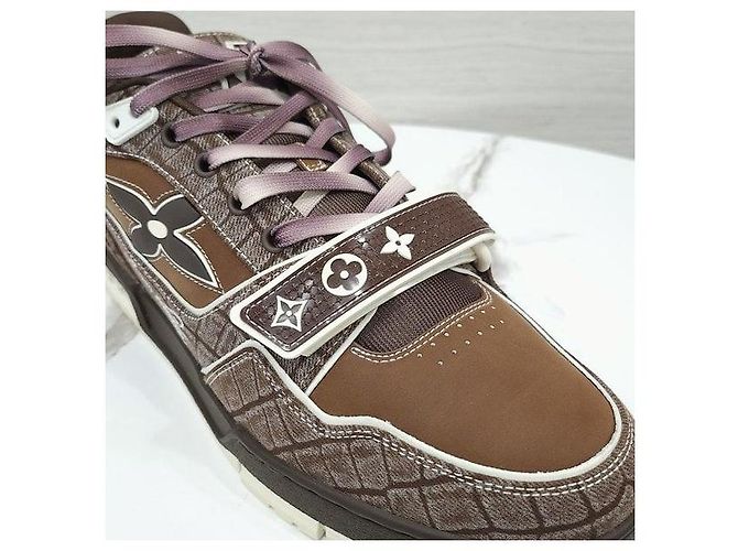 Louis Vuitton Sneakers Crocodile Trainer Mocha Brown - vista 5