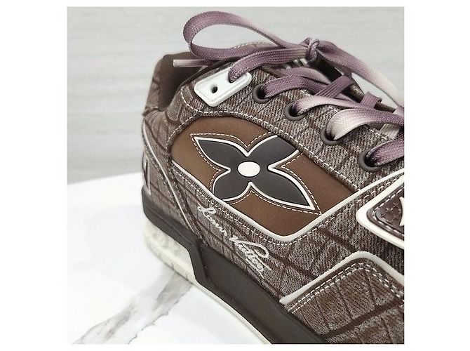 Louis Vuitton Sneakers Crocodile Trainer Mocha Brown - vista 6