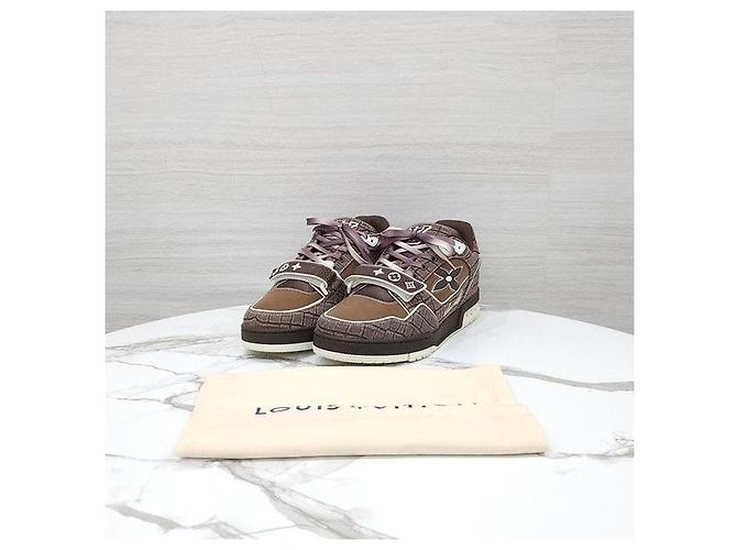Louis Vuitton Sneakers Crocodile Trainer Mocha Brown - vista 8