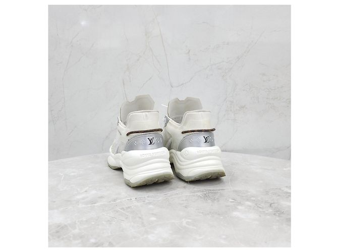 Louis Vuitton Monogram Run Sneaker - Ansicht 11