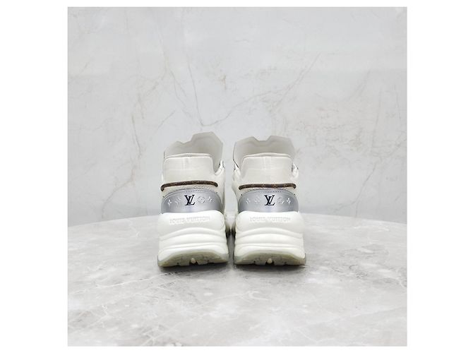 Louis Vuitton Monogram Run Sneaker - Ansicht 12