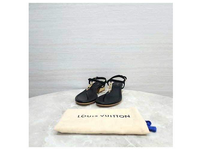 Louis Vuitton Sandali con logo in metallo dorato - vista 14