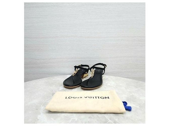 Louis Vuitton Sandali con logo in metallo dorato - vista 7