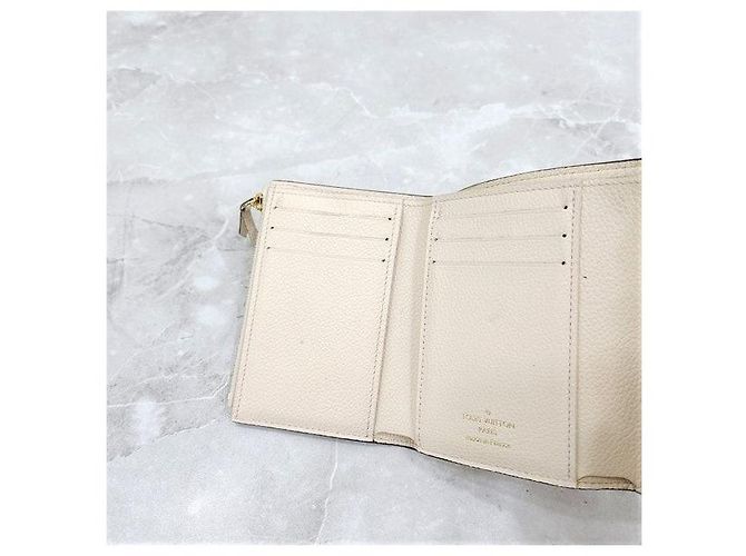 Louis Vuitton Cartera Victorine Giant Monogram - vista 5