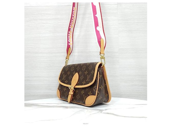 Louis Vuitton Borsa a tracolla Monogram Canvas Fuchsia - vista 2