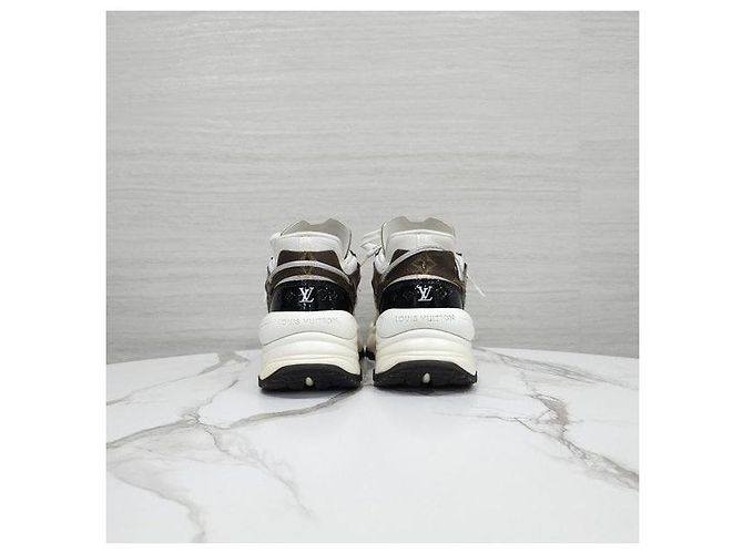 Louis Vuitton Sneakers Monogram Run - vista 3