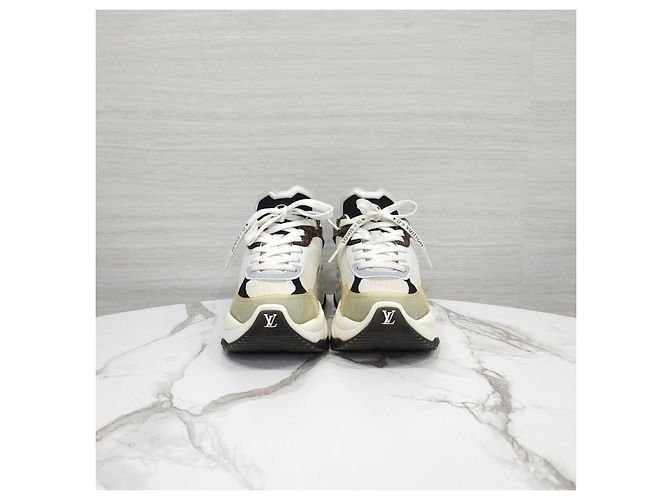 Louis Vuitton Sneakers Monogram Run - vista 9