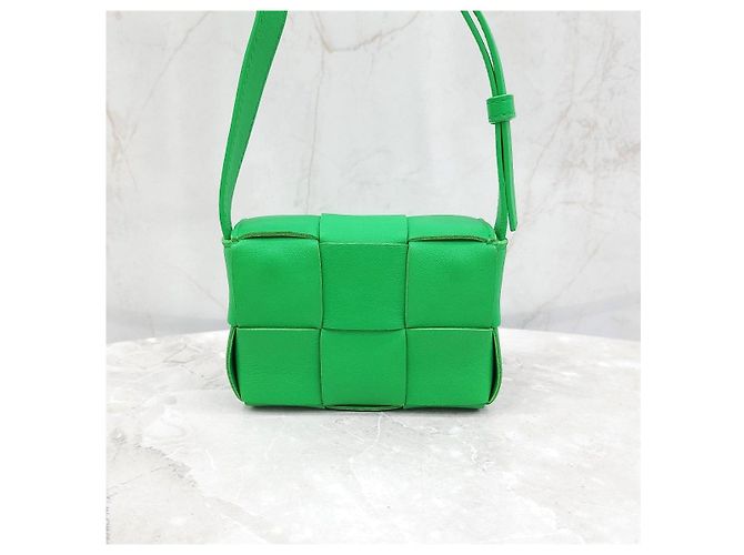 Bottega Veneta Mini borsa Cassette Intrecciato verde - vista 10