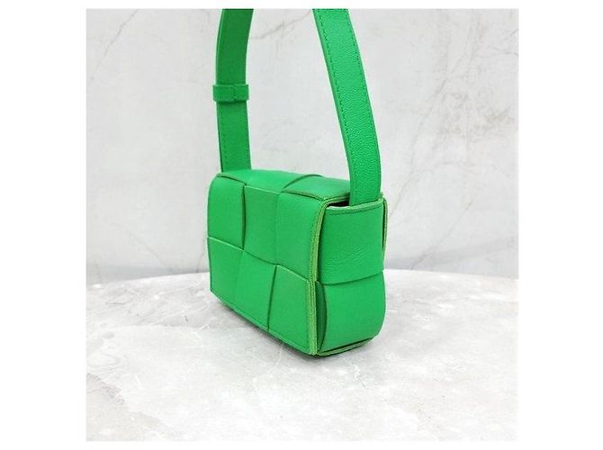 Bottega Veneta Mini borsa Cassette Intrecciato verde - vista 2