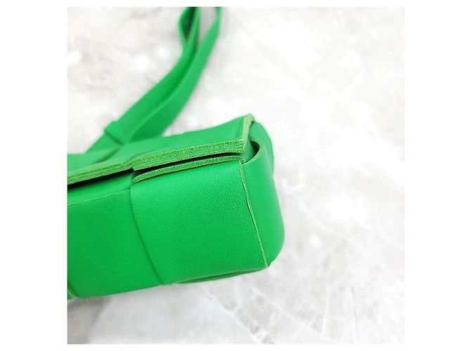 Bottega Veneta Mini borsa Cassette Intrecciato verde - vista 5