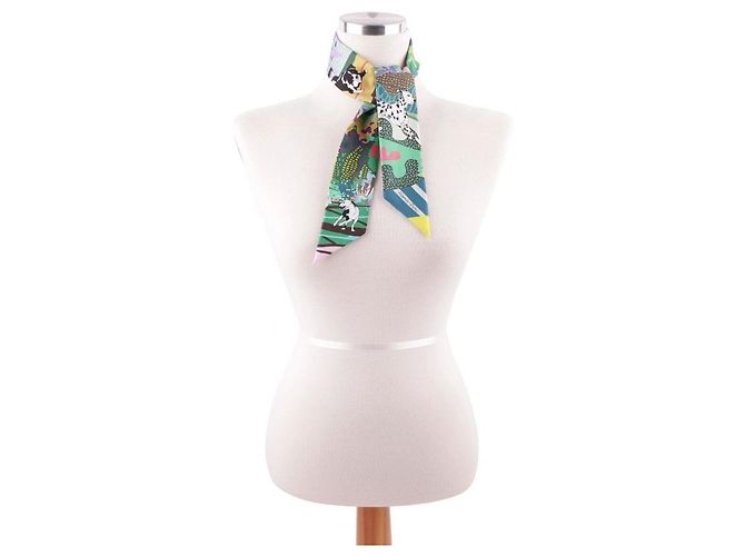 Hermès En Liberté Twilly Sciarpa in Seta Multicolore - vista 8
