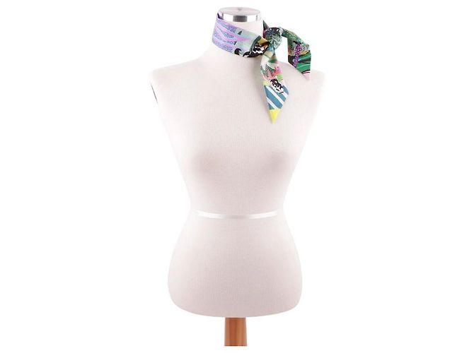 Hermès En Liberté Twilly Sciarpa in Seta Multicolore - vista 9