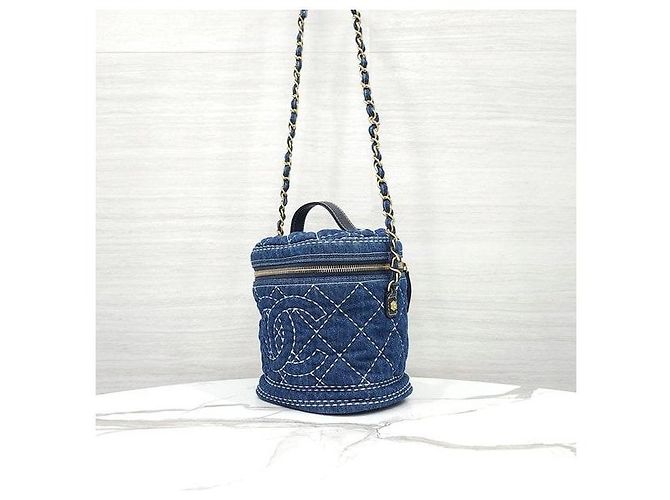 Chanel Série de malas de mão e tiracolo vanity em denim acolchoado - vista 2