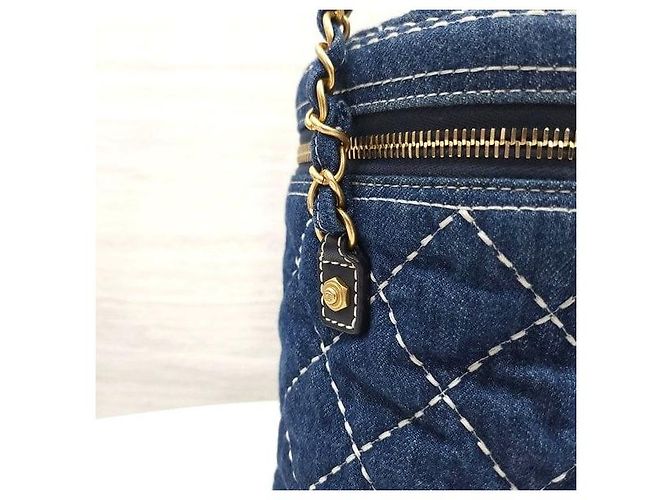 Chanel Série de malas de mão e tiracolo vanity em denim acolchoado - vista 5