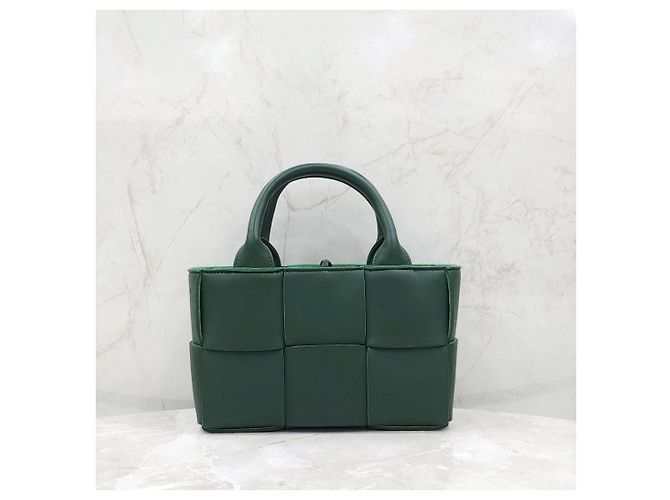Bottega Veneta Borsa a spalla Arco Mini Tote Green Candy - vista 14
