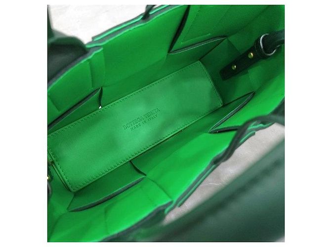 Bottega Veneta Borsa a spalla Arco Mini Tote Green Candy - vista 9