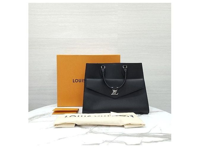 Louis Vuitton Lockme Tote MM Shoulder Bag - view 10