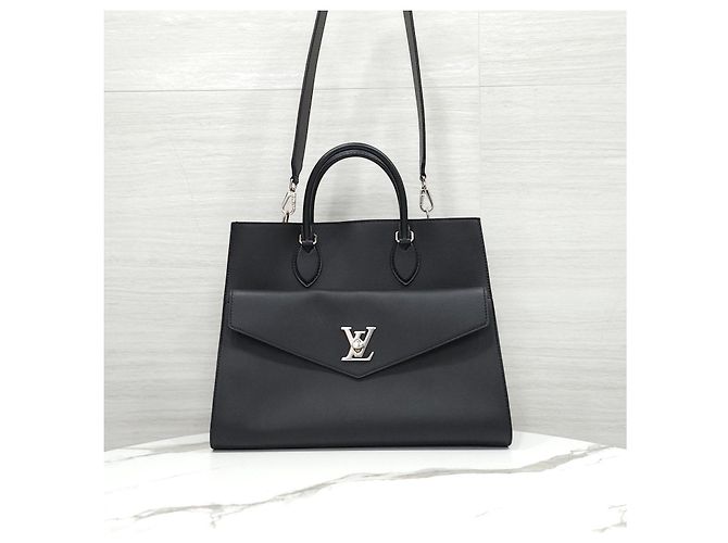 Louis Vuitton Lockme Tote MM Shoulder Bag - view 14