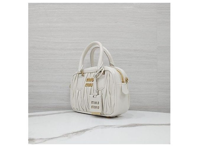 Miu Miu Schultertasche mit Top-Handle aus Nappaleder - Ansicht 2