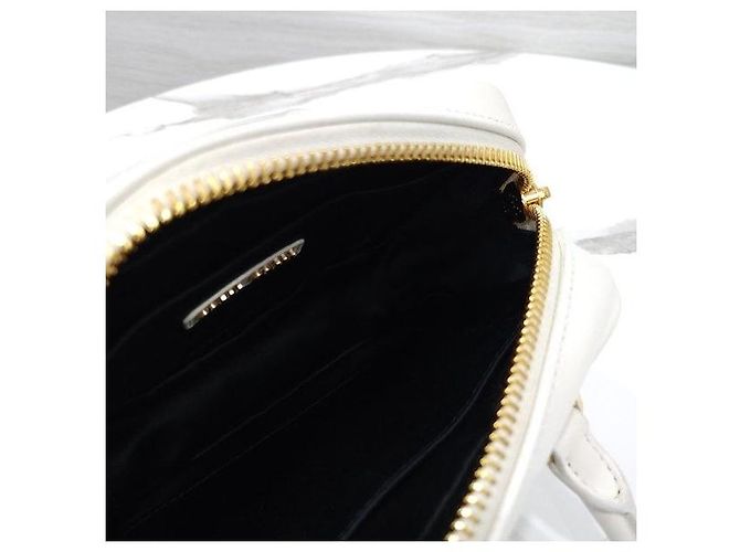 Miu Miu Schultertasche mit Top-Handle aus Nappaleder - Ansicht 8