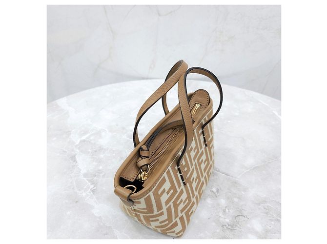 Fendi FF Mini Roll Bag aus Jacquard - Ansicht 14