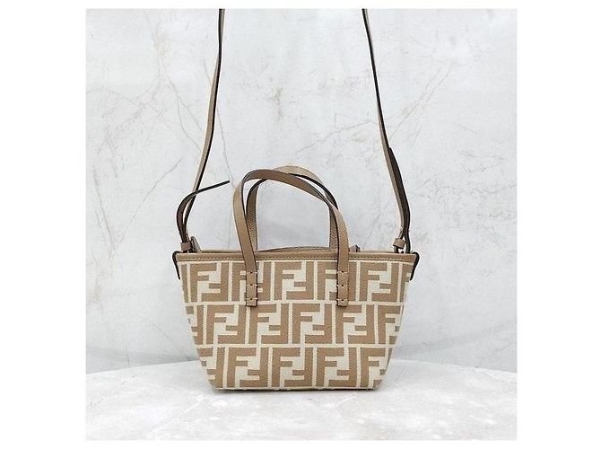 Fendi FF Mini Roll Bag aus Jacquard - Ansicht 3