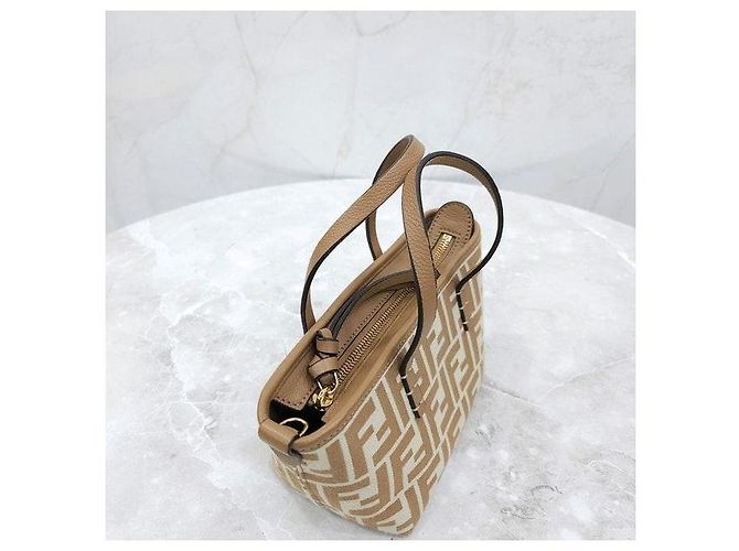 Fendi FF Mini Roll Bag aus Jacquard - Ansicht 5
