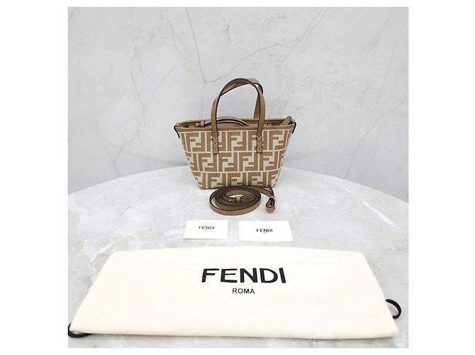 Fendi FF Mini Roll Bag aus Jacquard - Ansicht 9
