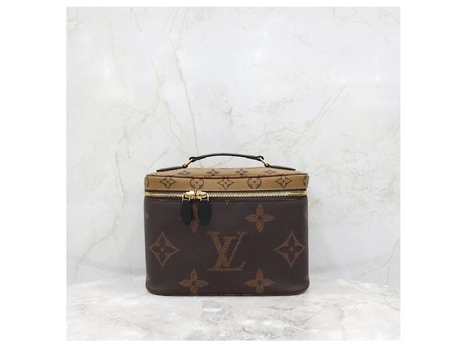 Louis Vuitton Necessaire Nise BB - vista 10