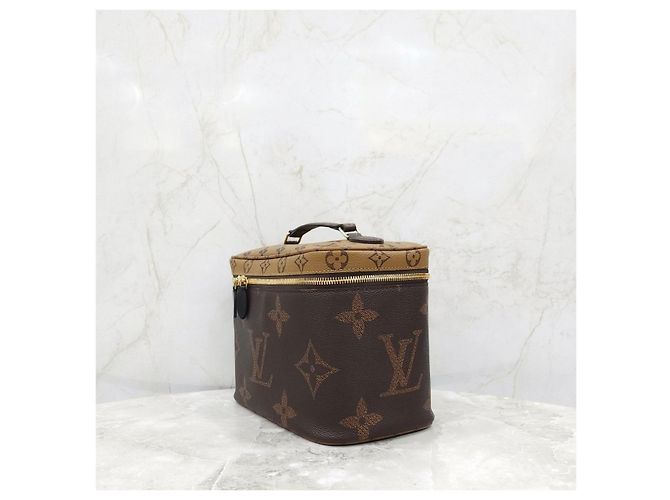 Louis Vuitton Necessaire Nise BB - vista 11