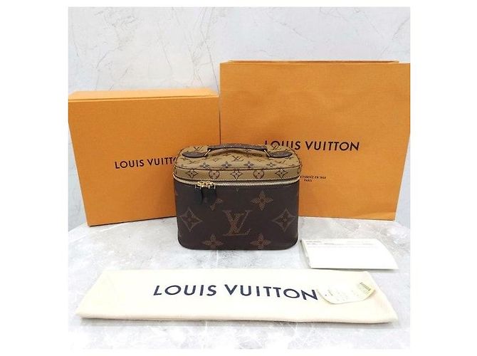 Louis Vuitton Necessaire Nise BB - vista 9